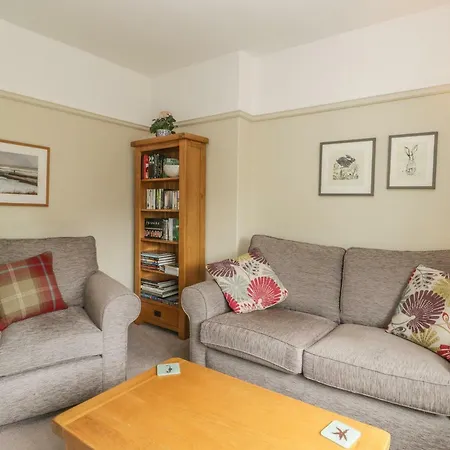 Stakesby House 3 *