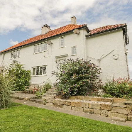 Stakesby House 3 *